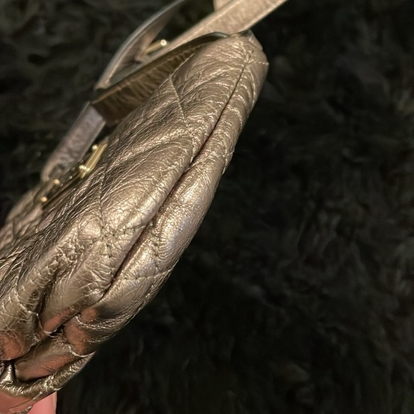 Marc by Marc Jacobs bronze crossbody bag. Quilted bronze leather - Picture 5 of 14